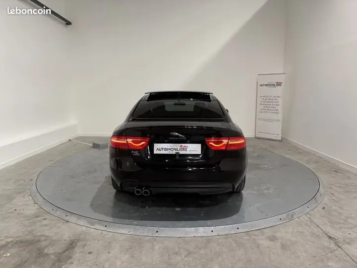 Jaguar Xe 2016 photo 4