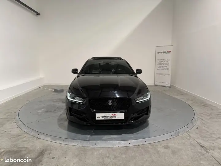 Jaguar Xe 2016 photo 3