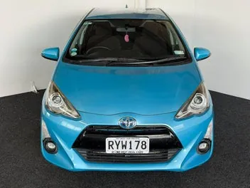 Toyota Aqua 2015 photo 3