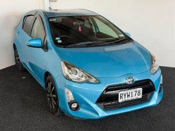 Toyota Aqua 2015 photo 2