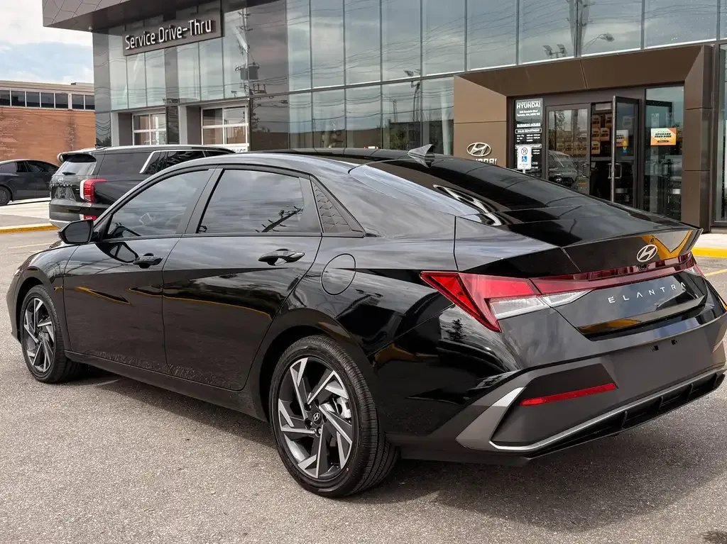 Hyundai Elantra 2026 photo 5