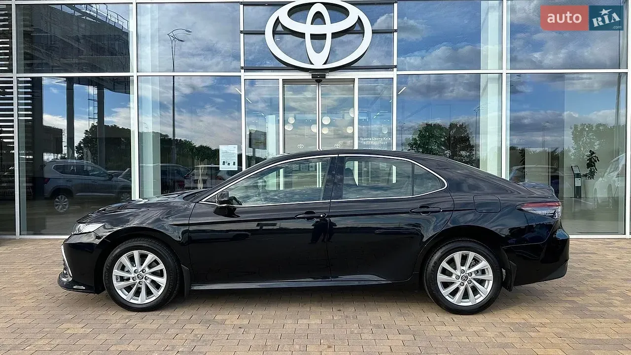 Toyota Camry 2021 photo 3