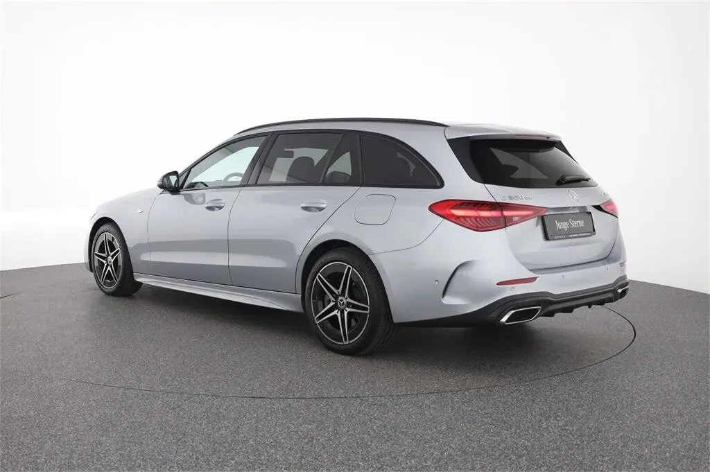 Mercedes-Benz C-Class 2025 photo 3