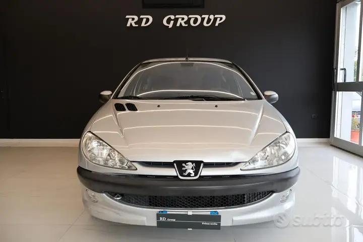 Peugeot 206 2004 photo 2