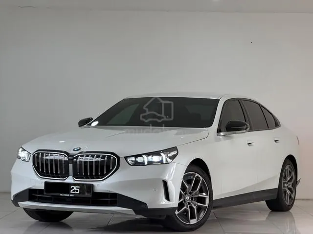 BMW 520I