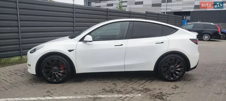 Tesla Model Y 2021 photo 2