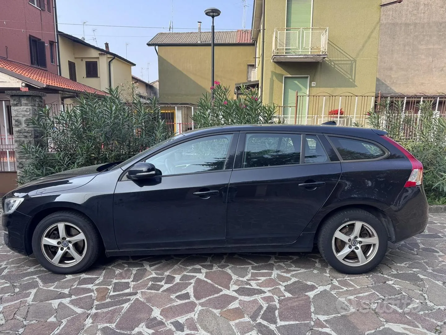Volvo V60 2016 photo 2