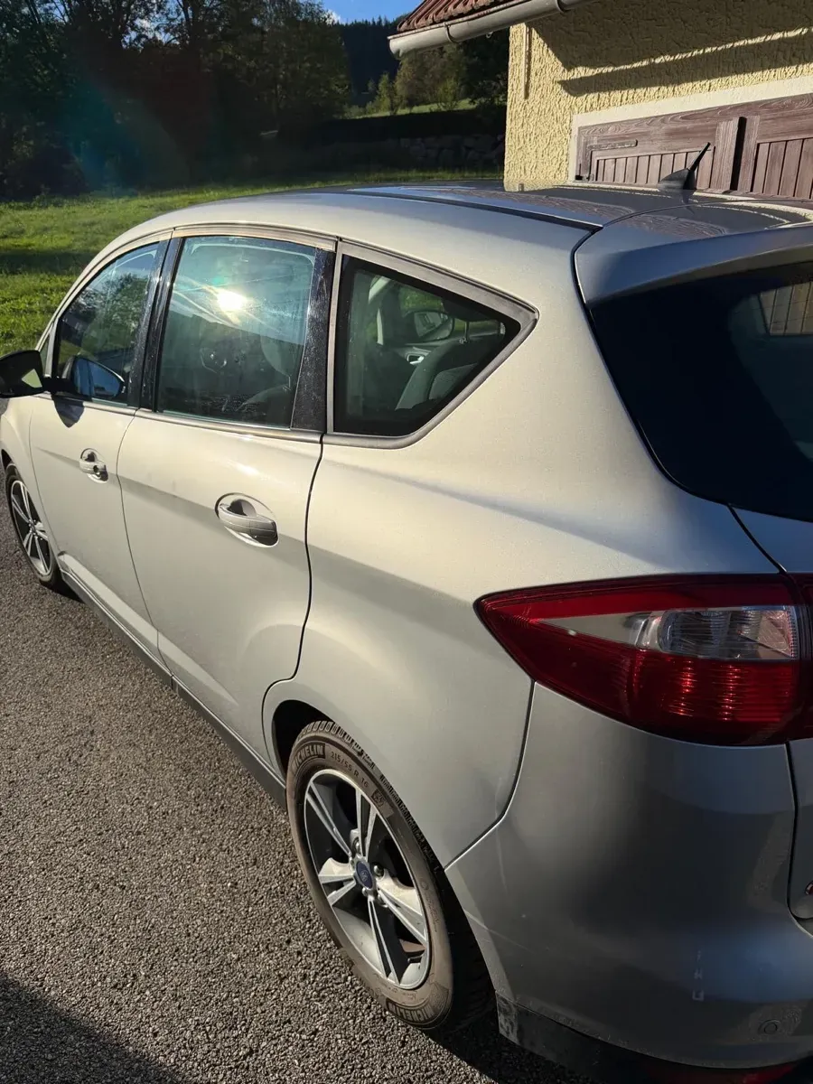 Ford C-Max 2013 photo 2