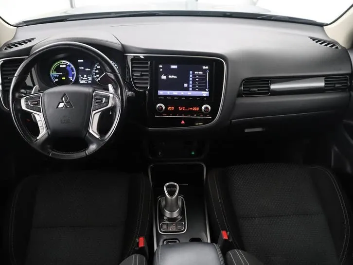 Mitsubishi Outlander 2021 photo 3