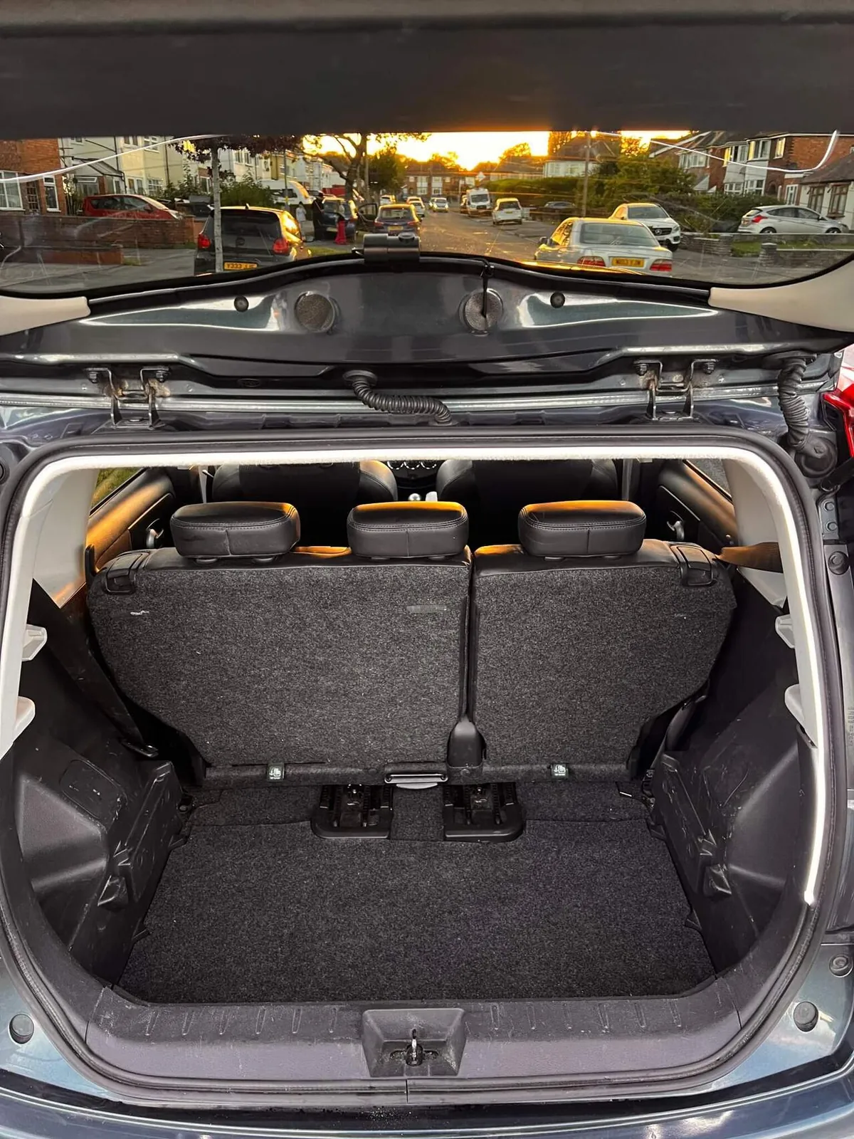 Nissan Note 2012 photo 5