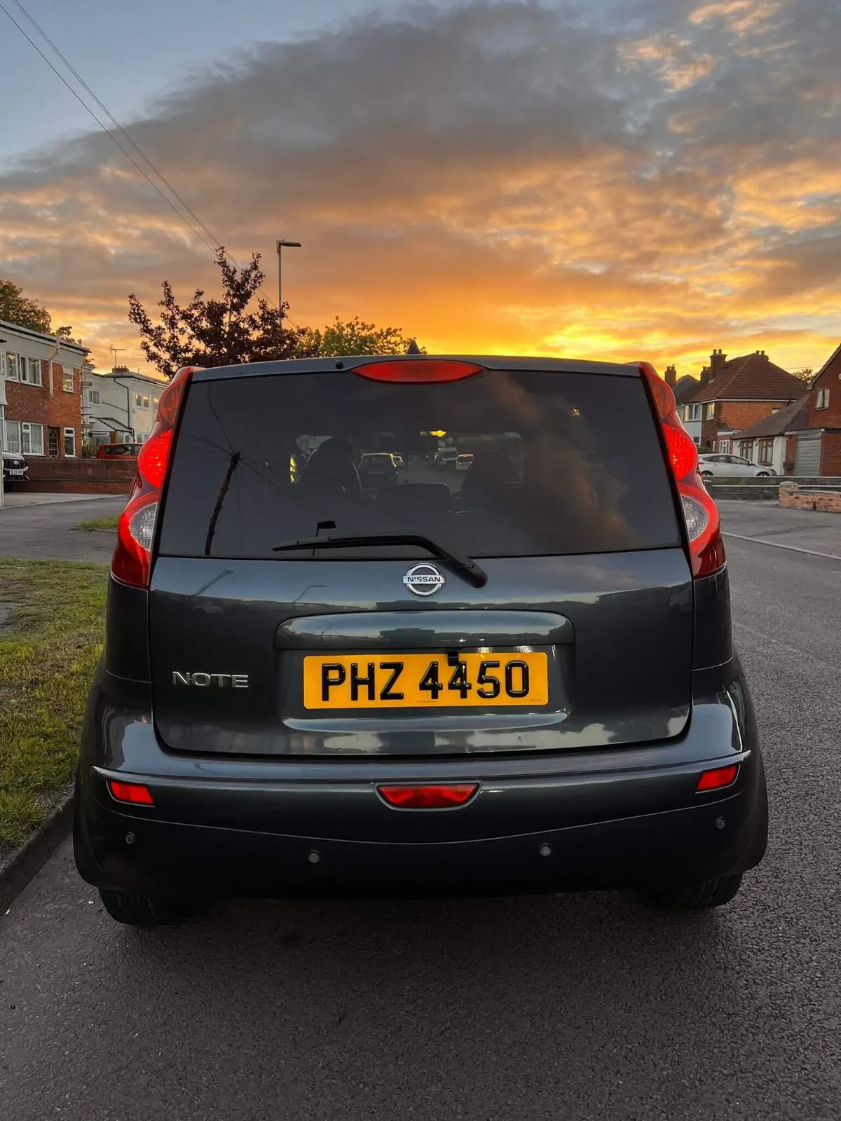 Nissan Note 2012 photo 4