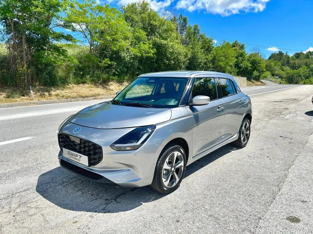 Suzuki Swift photo 3