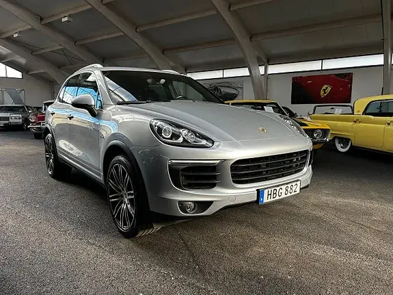 Porsche Cayenne 2016 photo 2