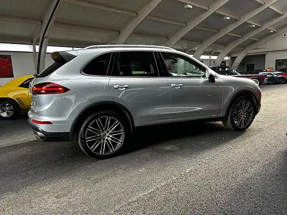 Porsche Cayenne 2016 photo 3