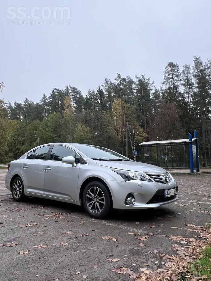 Toyota Avensis 2014 photo 2