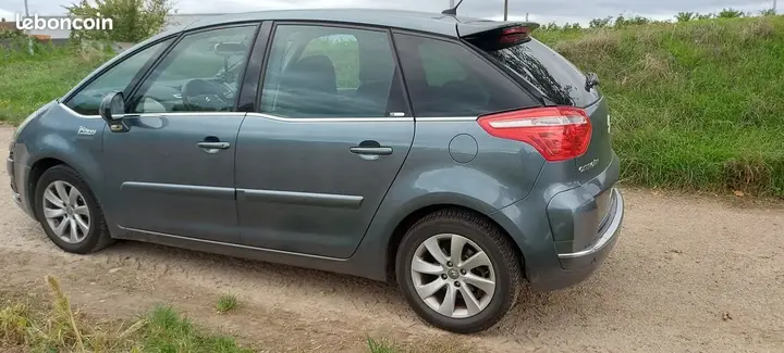 Citroen C4 Picasso 2009 photo 2