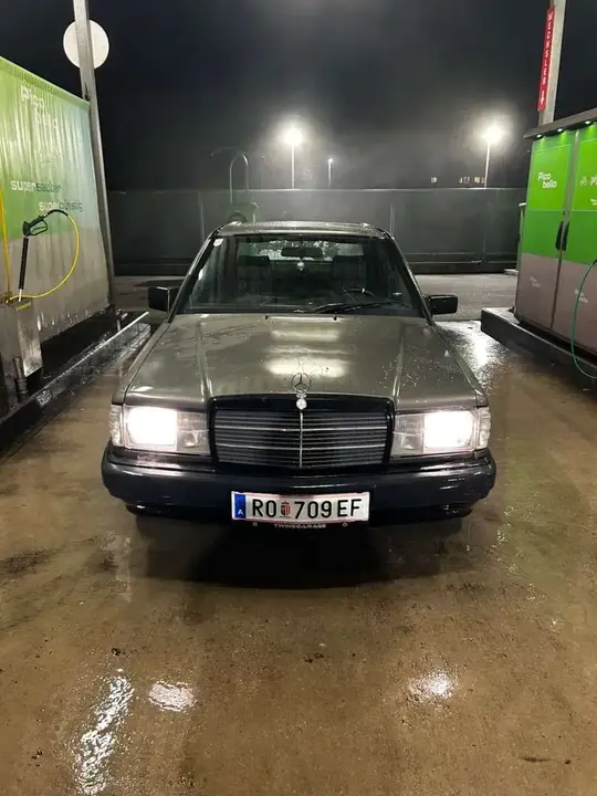 Mercedes-Benz 190