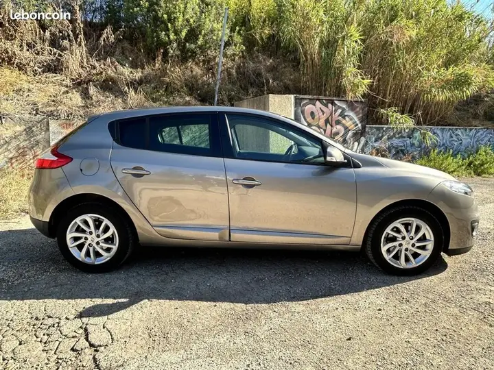 Renault Megane 2013 photo 4