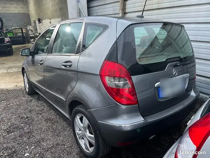 Mercedes-Benz A-Class 2011 photo 3