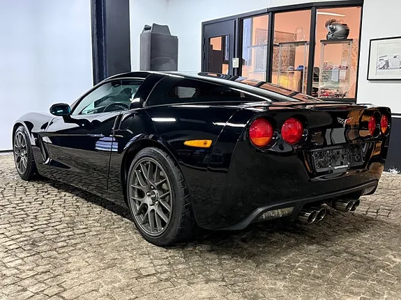 Chevrolet Corvette 2005 photo 3