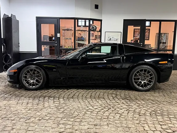 Chevrolet Corvette 2005 photo 2