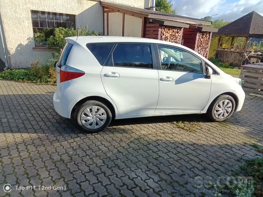 Toyota Verso-S 2012 photo 2