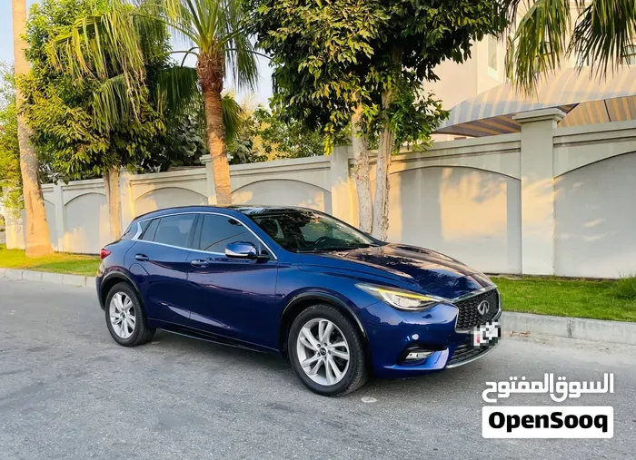 Infiniti Q30 2017 photo 2