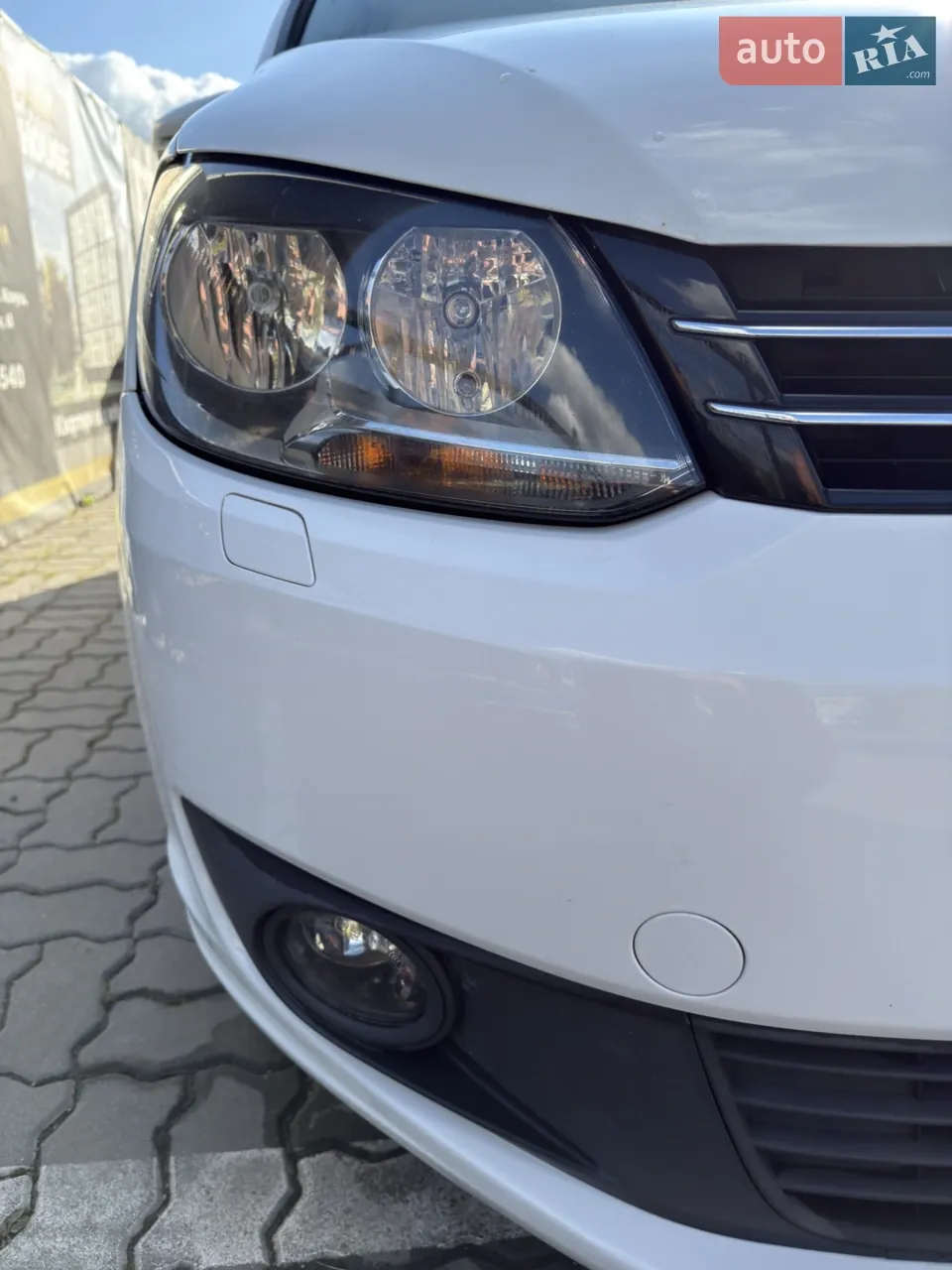 Volkswagen Touran 2012 photo 3