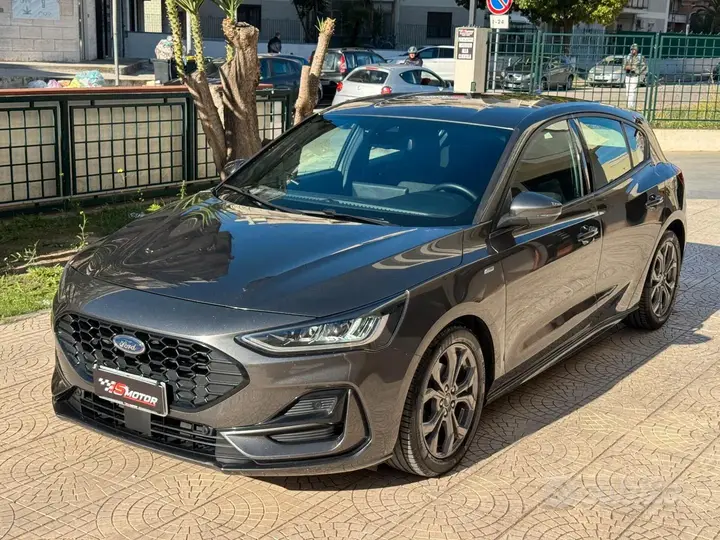 Ford Focus 2022 photo 3