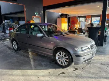 BMW 318I 2004 photo 2