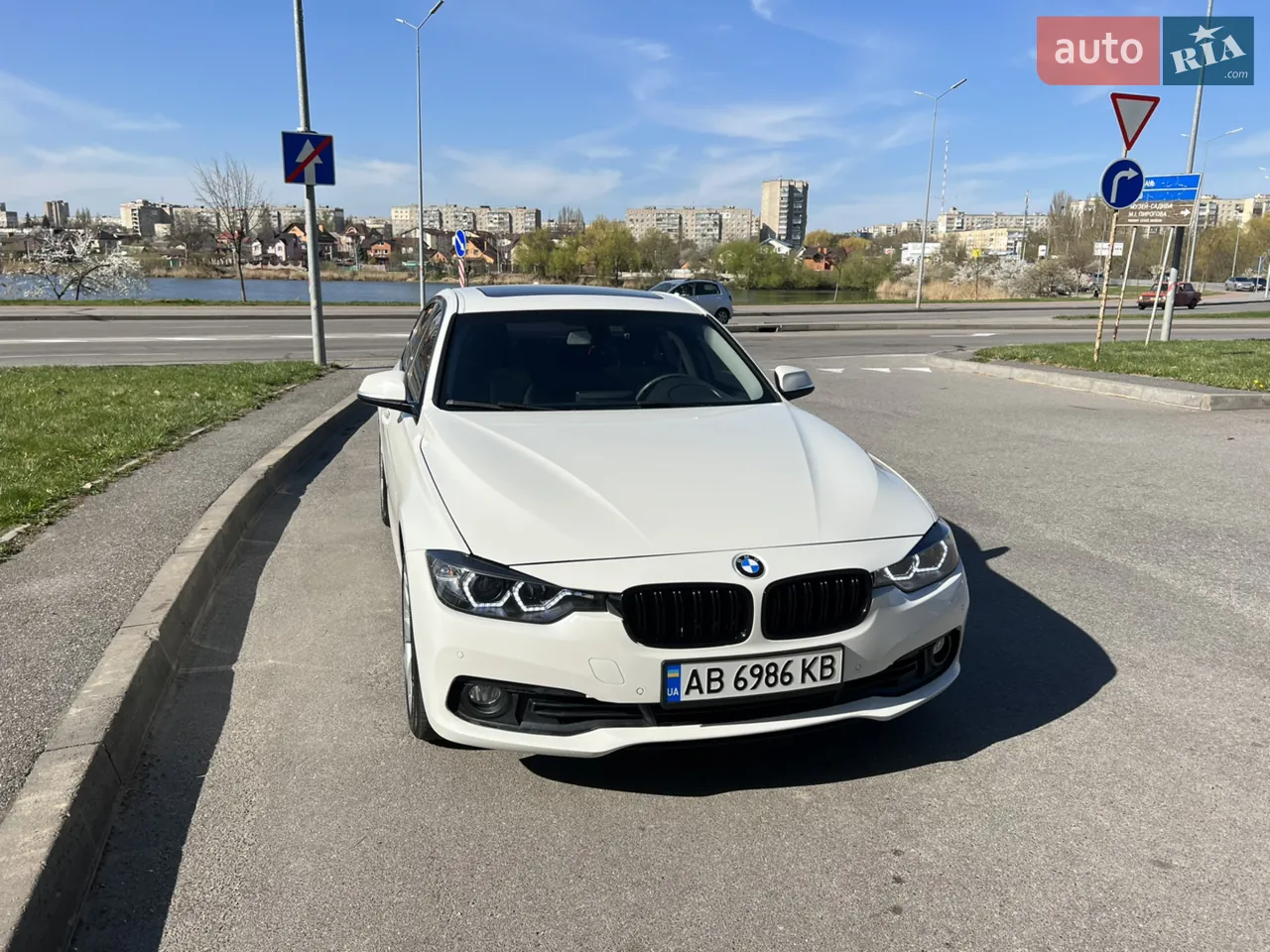 BMW 3 Series 2015 photo 3