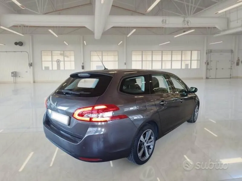 Peugeot 308 2019 photo 2
