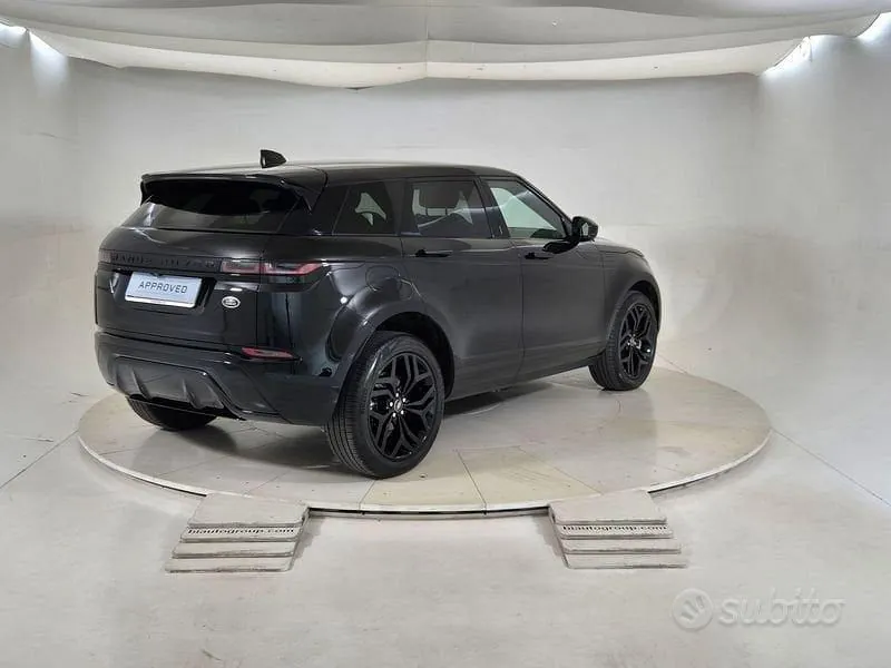 Land Rover Range Rover Evoque 2023 photo 2