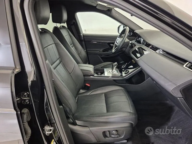 Land Rover Range Rover Evoque 2023 photo 3