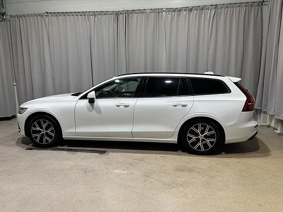 Volvo V60 2019 photo 2