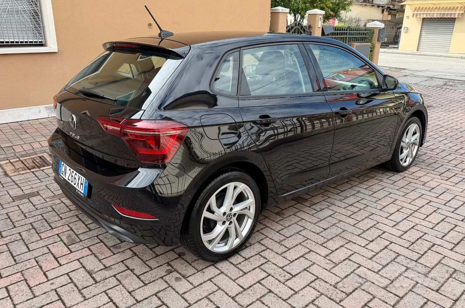 Volkswagen Polo 2023 photo 2