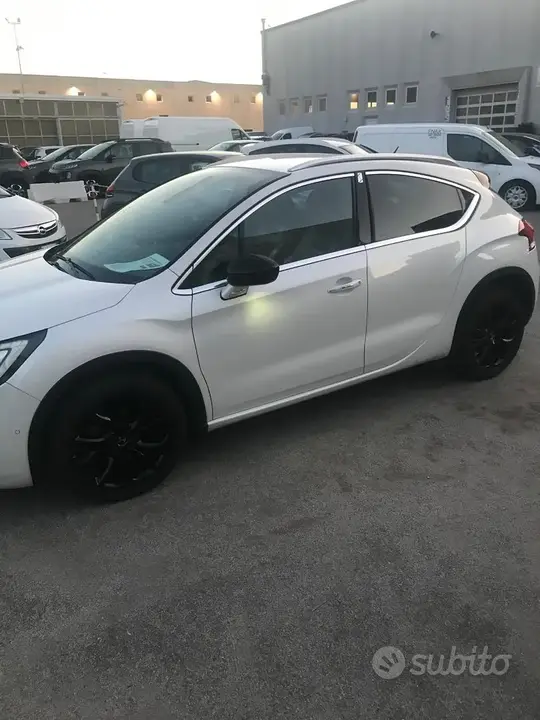 DS Automobiles Ds 4