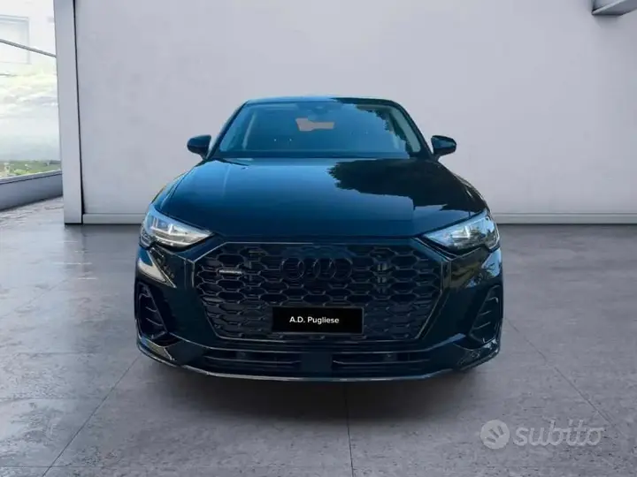 Audi Q3 2022 photo 2