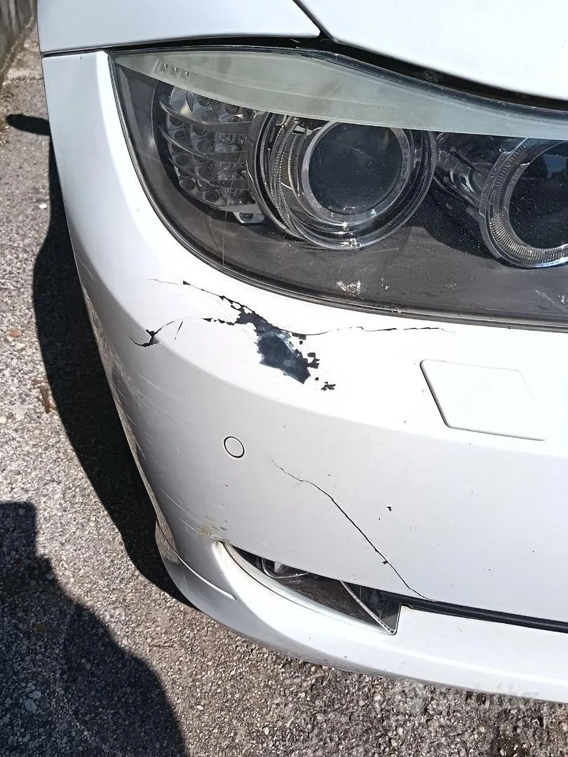 BMW 318D 2012 photo 4