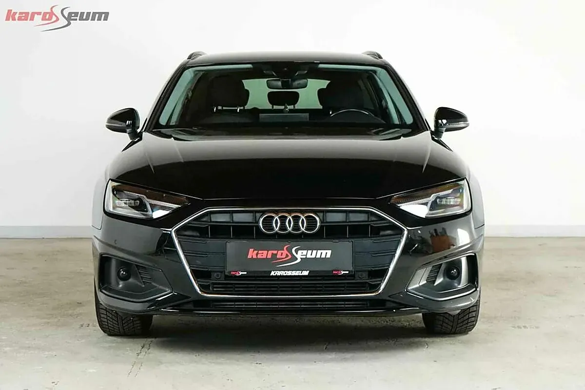 Audi A4 2022 photo 2