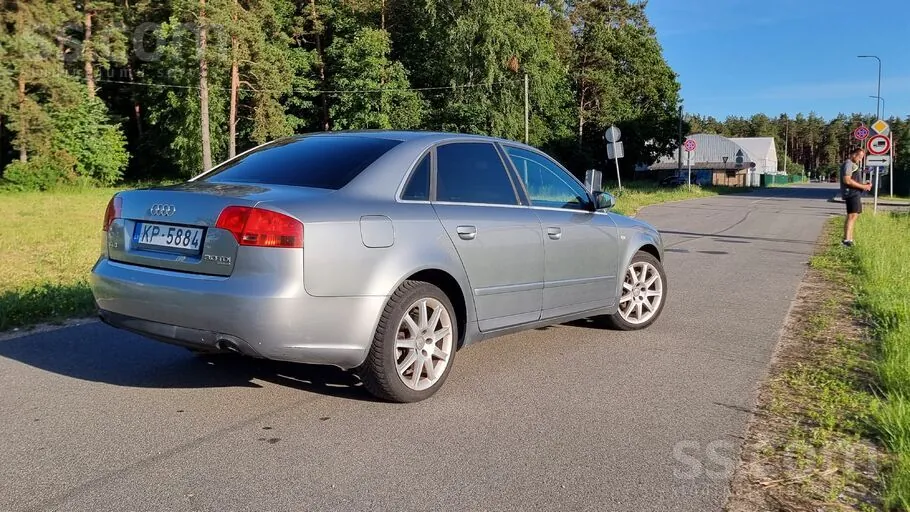 Audi A4 2005 photo 2