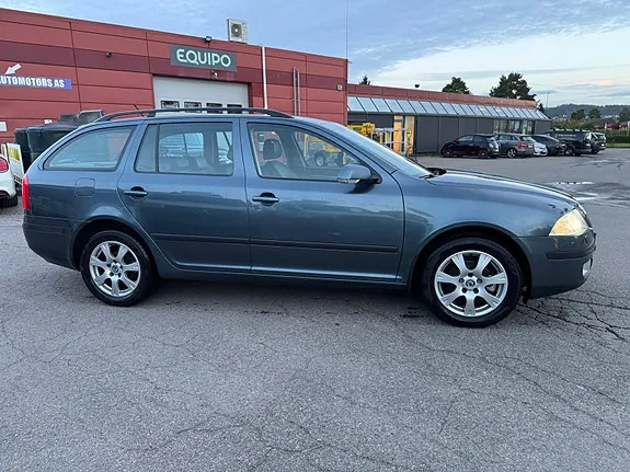 Skoda Octavia 2007 photo 2