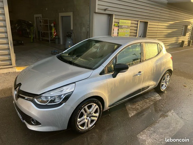 Renault Clio 2016 photo 2