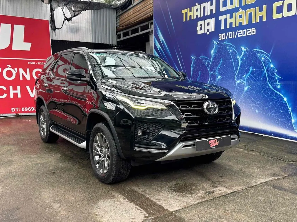 Toyota Fortuner 2022 photo 3