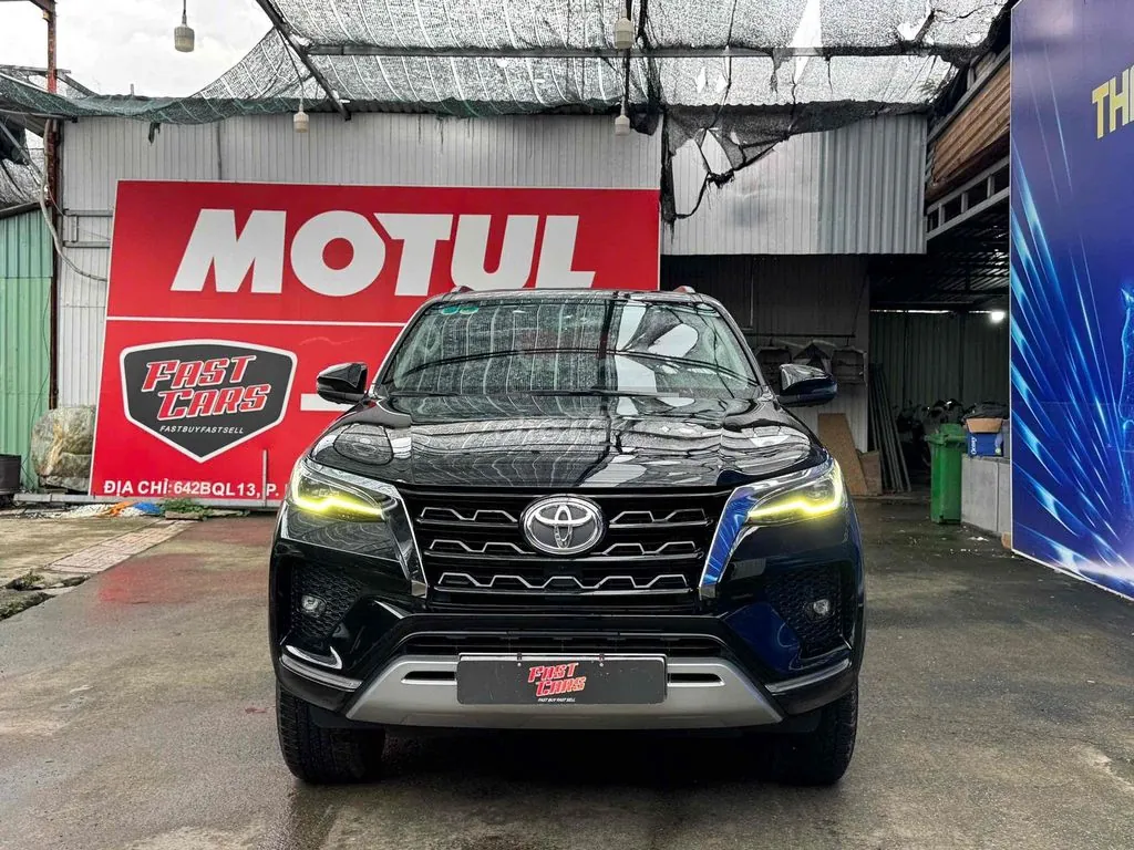 Toyota Fortuner 2022 photo 2