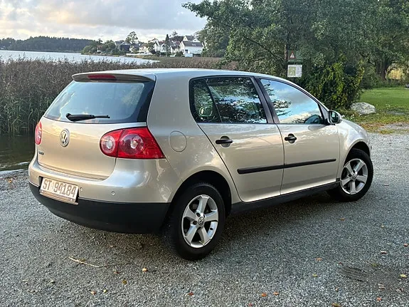 Volkswagen Golf V 2005 photo 2