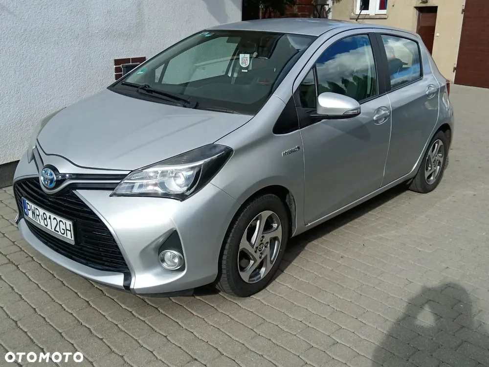 Toyota Yaris 2015 photo 2