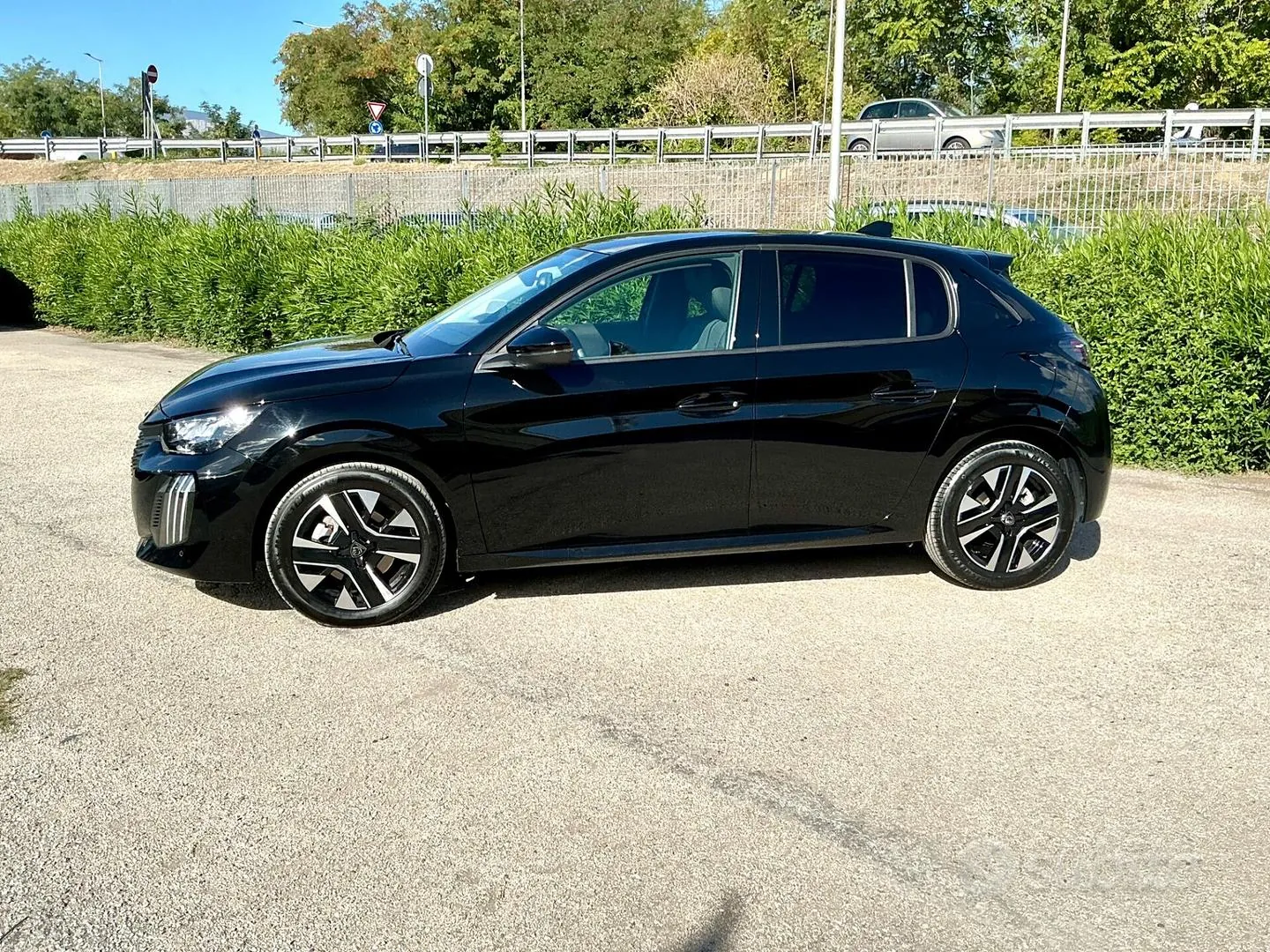 Peugeot 208 2025 photo 3