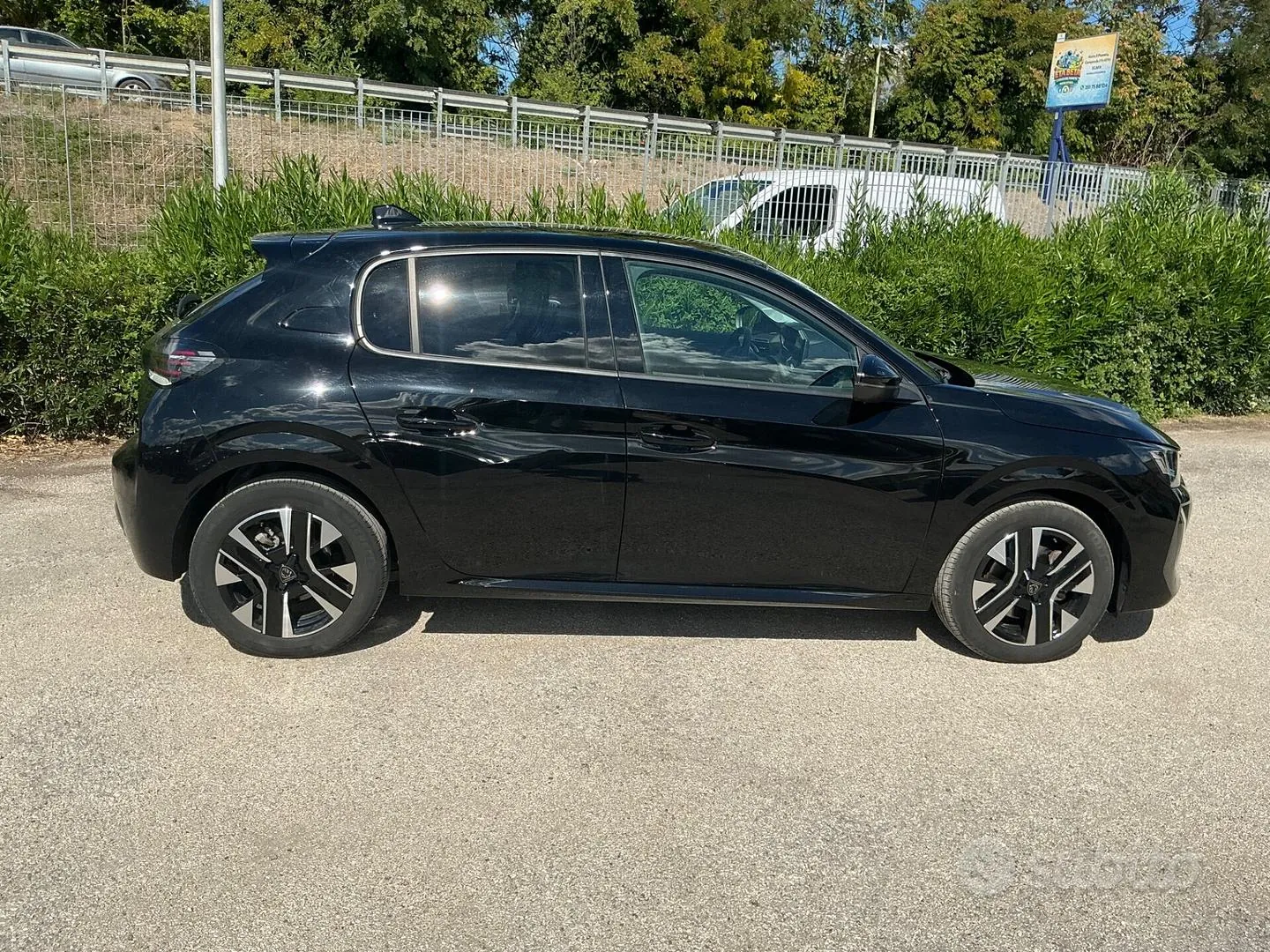 Peugeot 208 2025 photo 4