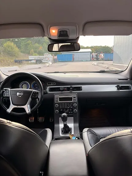 Volvo V70 2010 photo 3